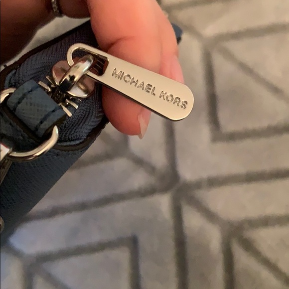 Blue Michael Kors wallet - Picture 3 of 4